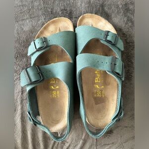 Unisex sandals